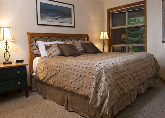 Whistler Aspens on Blackcomb Accommodation 427 Master Bedroom